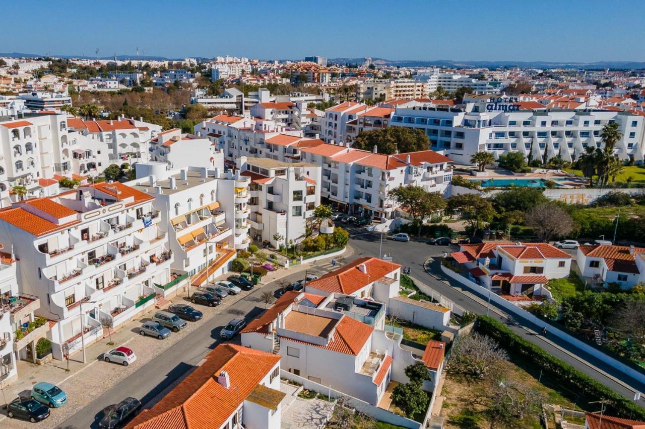 Typical T2 In Albufeira W/ Balcony By Lovelystay Exteriör bild